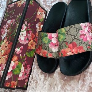 Gucci blooms slides